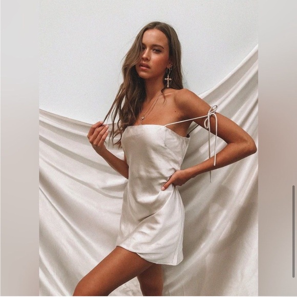 Princess Polly The silky slip dress champagne size 2 - Picture 8 of 10